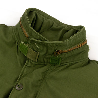 Vintage US Army Alpha Industries M-65 Cotton Sateen Military Field Jacket 0G-107 Green - M Collar