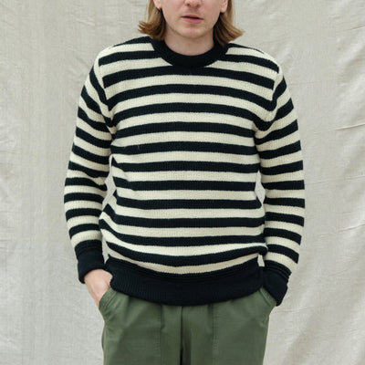 Heimat Signal Stripe Virgin Wool Sweater Jail House Stripe Schwarz Black / Seashell Fit