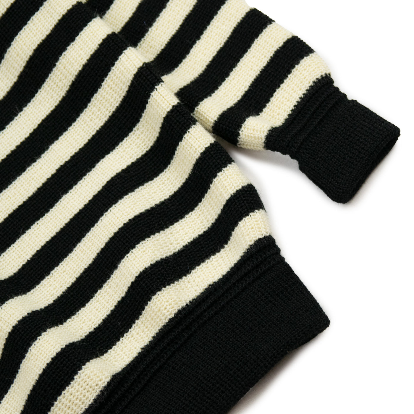 Heimat Signal Stripe Virgin Wool Sweater Jail House Stripe Schwarz Black / Seashell