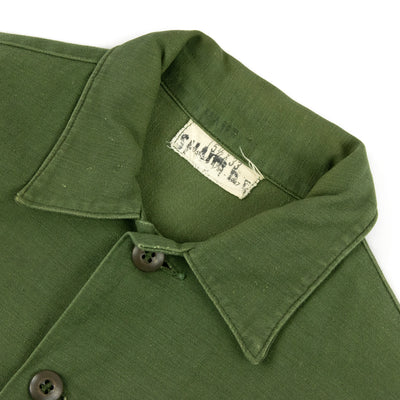 Vintage 60s USMC Vietnam Era Man's Cotton Sateen Army Green 107 Military Shirt S / M BACK NECK LABEL