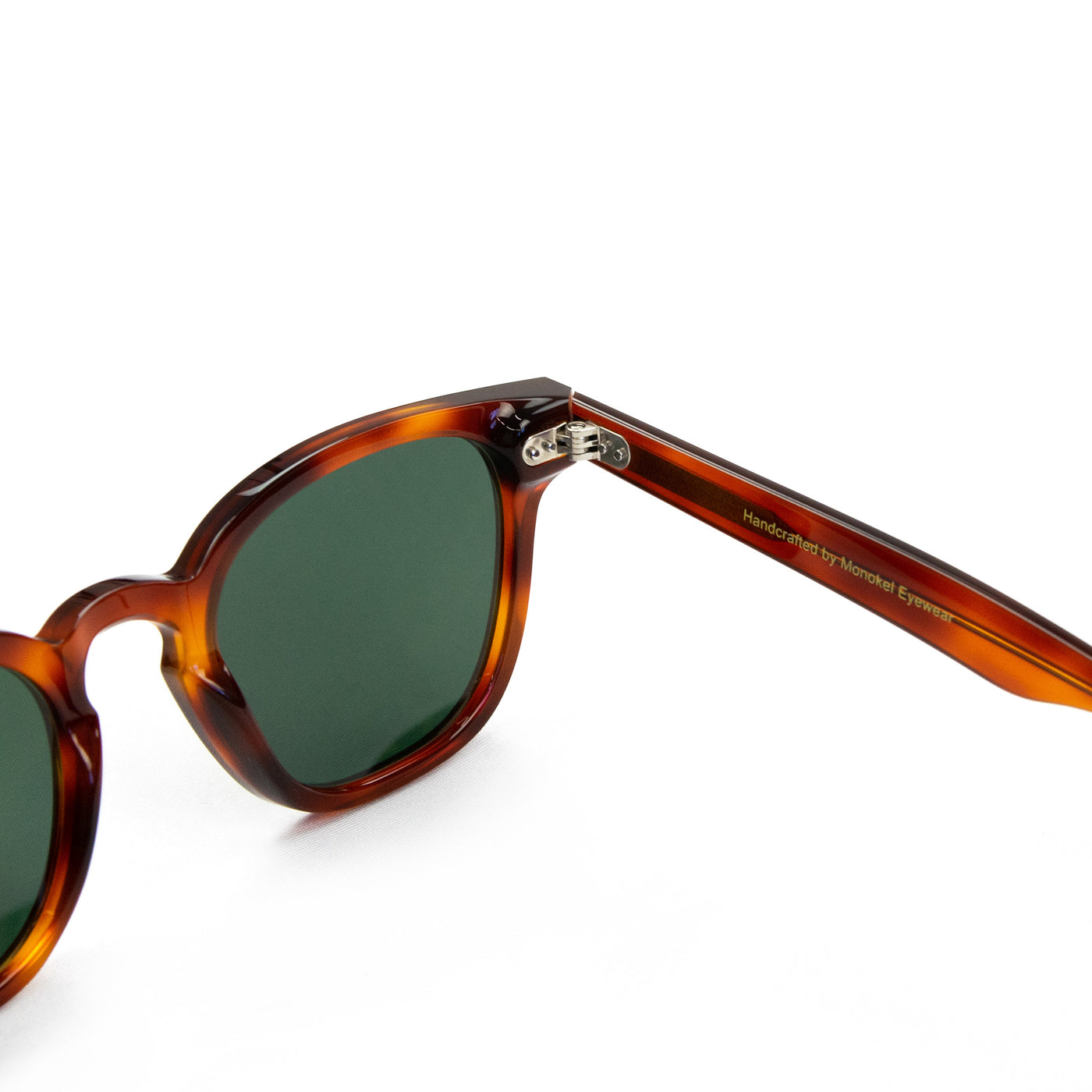 Monokel River Amber Sunglasses Green Solid Lens DETAIL